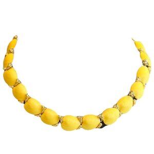 Vintage 1960s Yellow Plastic Shell Choker Necklace 16"